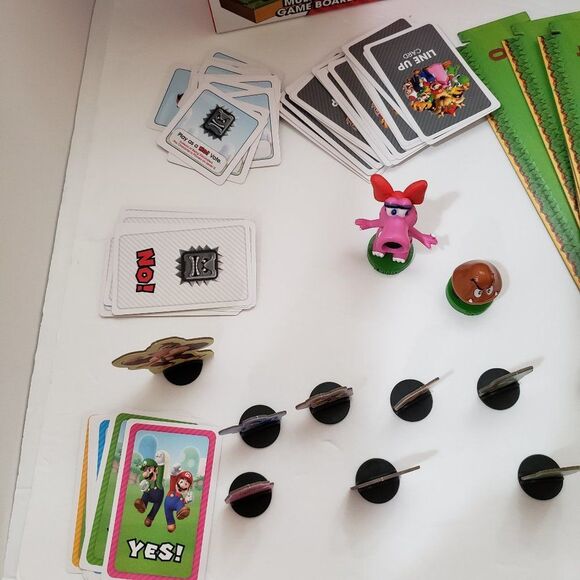 Super Mario Level Up Board Game - Picture 6 of 16